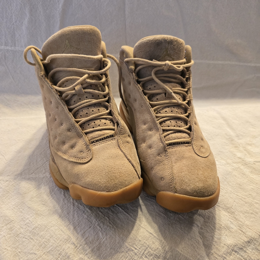 Jordan Sneakers in Tan and Brown